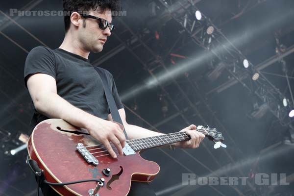 BLACK REBEL MOTORCYCLE CLUB - 2013-07-06 - BELFORT - Presqu'ile du Malsaucy - Robert Levon Been